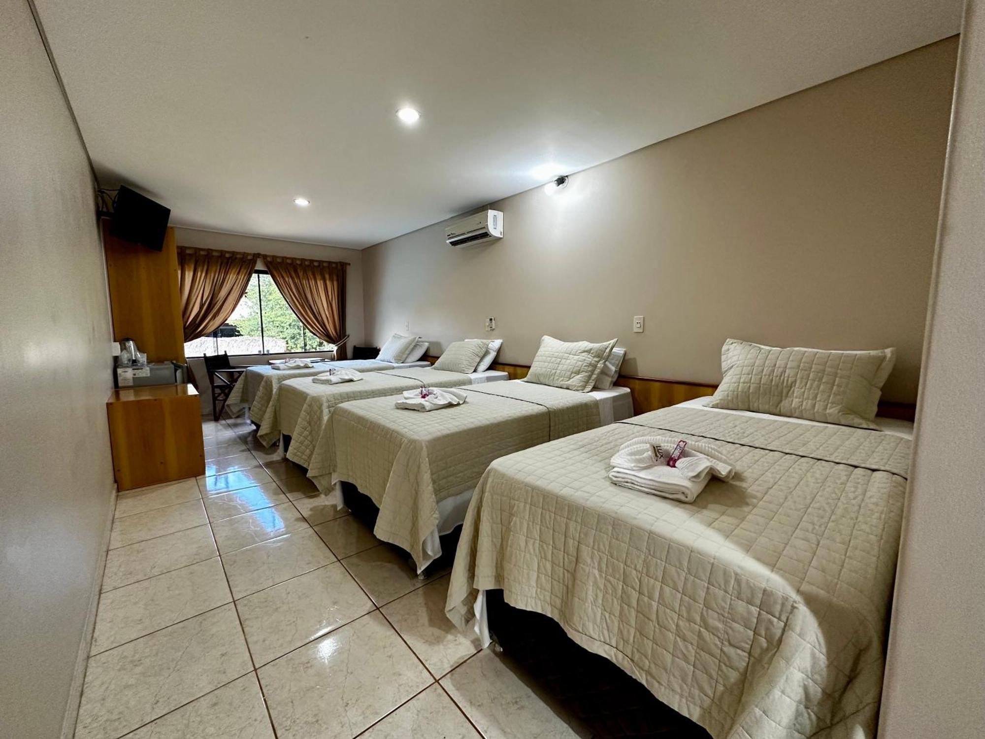 Parque Hotel Manantial Hohenau Exterior photo