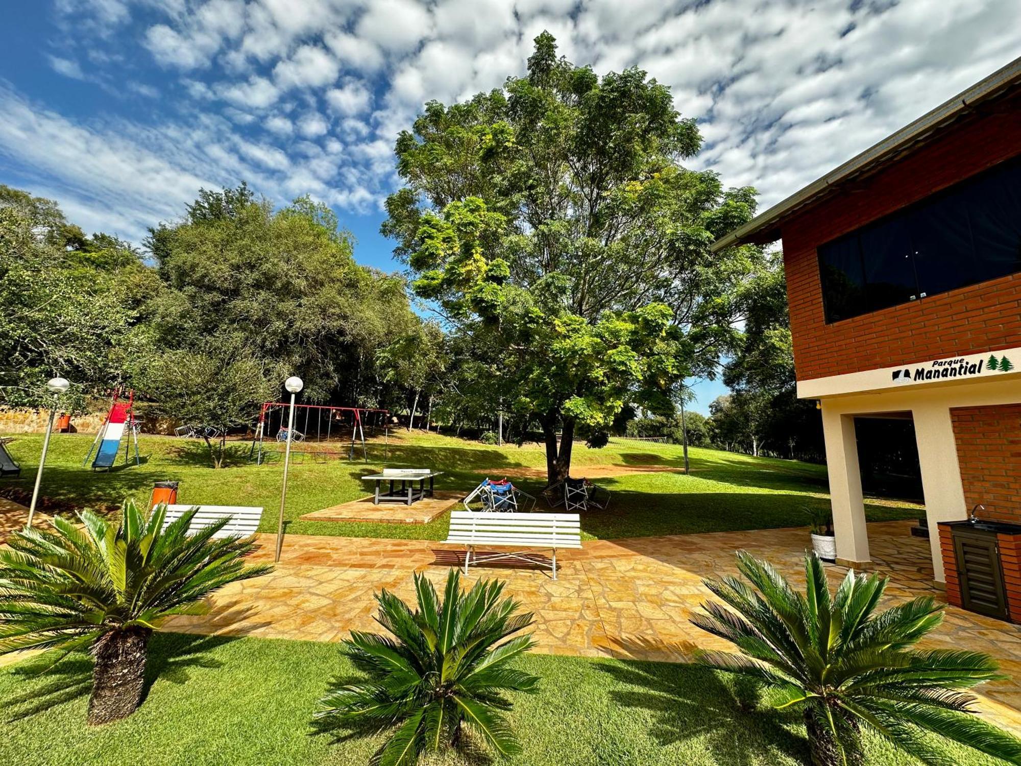 Parque Hotel Manantial Hohenau Exterior photo